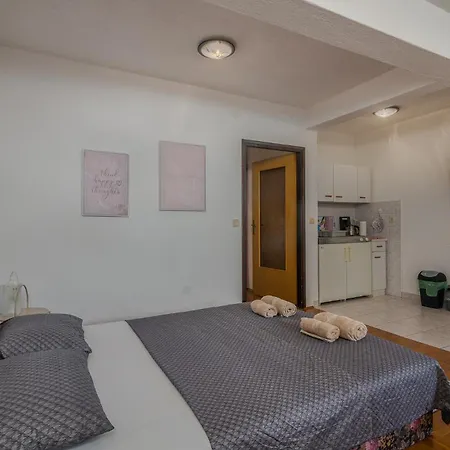 Bahar Krk Apartament Veglia